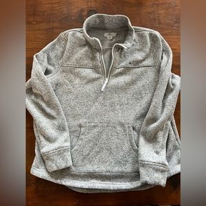 Women’s Vineyard Vines fleece pullover